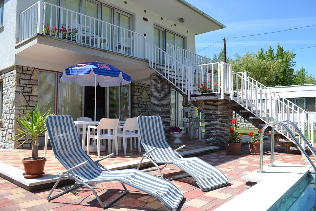 Family Home Apartment Zamárdi Стая снимка