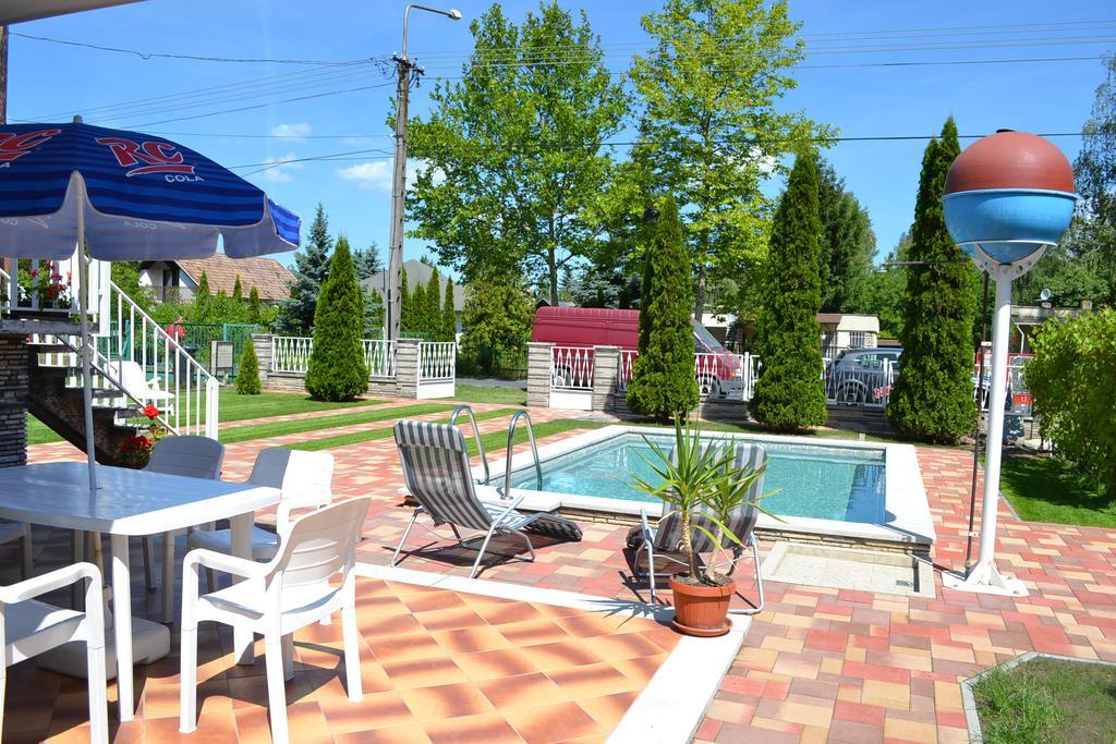 Family Home Apartment Zamárdi Стая снимка