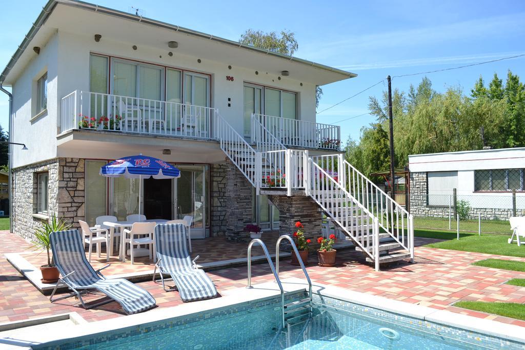 Family Home Apartment Zamárdi Стая снимка