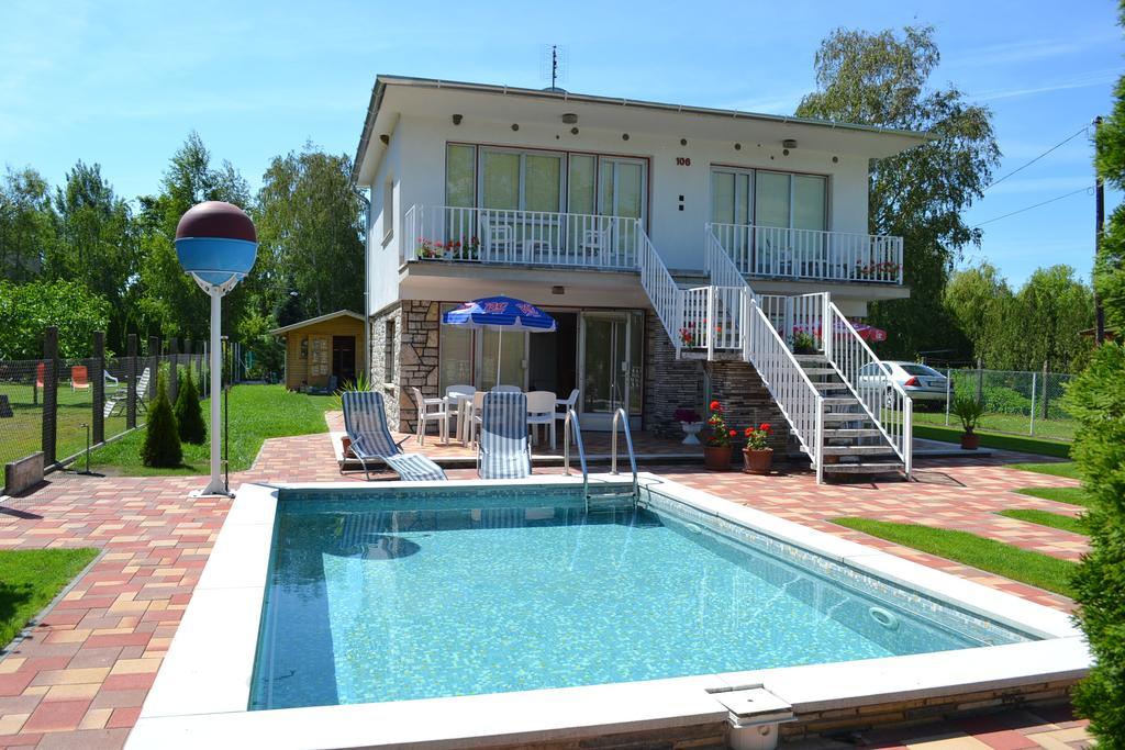 Family Home Apartment Zamárdi Стая снимка